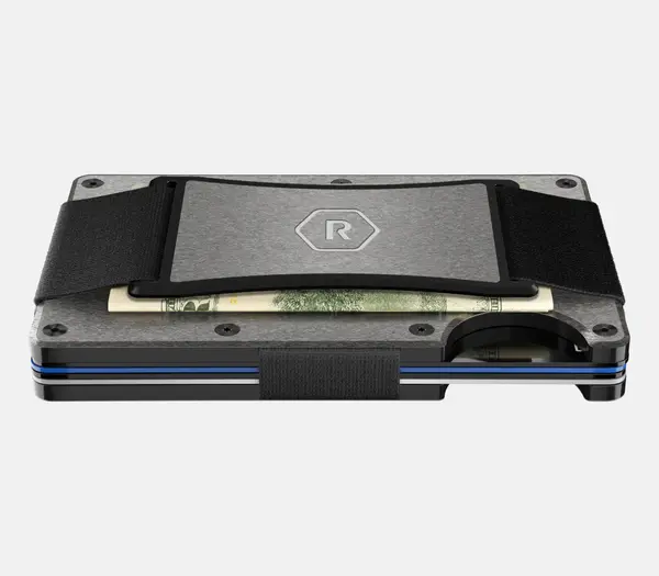 Titanium Ridge Wallet met pasjes erin